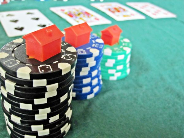 QQPOKER官网安全吗？正版平台验证方法与资金保障详解