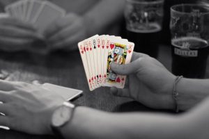 QQPOKER官网客服联系方式：24小时在线解决问题指南